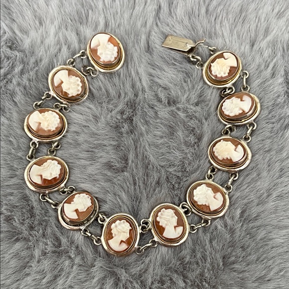 Jewelry - Vintage Elegant Cameo Bracelet in Silver 800 Links